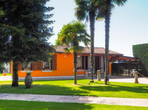 La Brigata Apartments Orange House, Cavallino